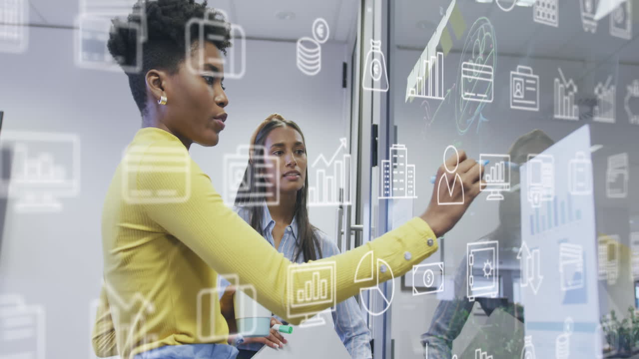 animación de iconos sobre diversas personas de negocios discutiendo el trabajo en la oficina