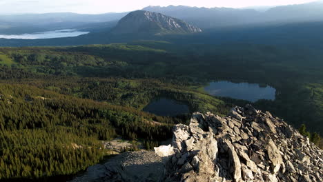 Drohnenblick-Auf-Lost-Lake-Und-Marcellina-Mountain-Colorado