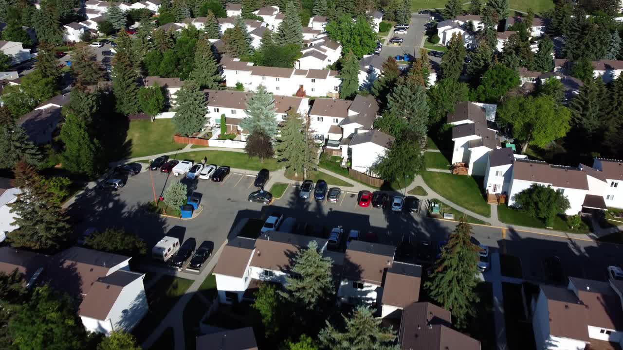 gemas del vecindario: descubrimientos aéreos de calgary, canada