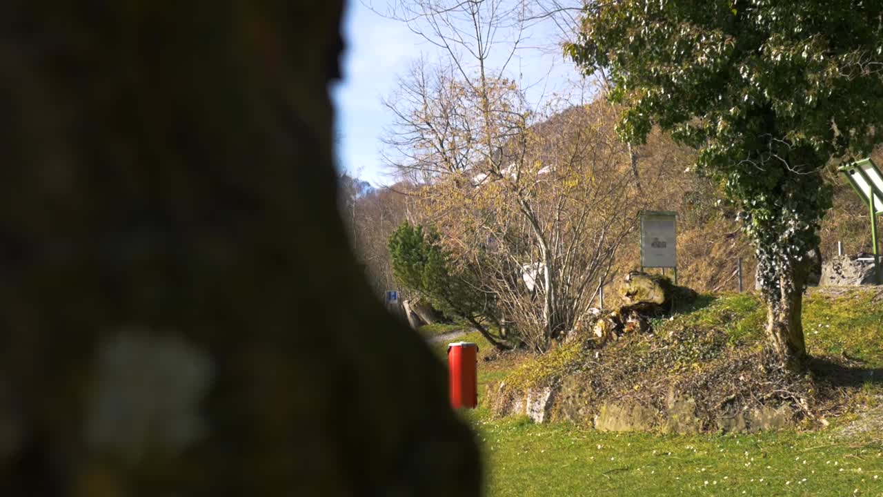 카메라가 오른쪽으로 이동