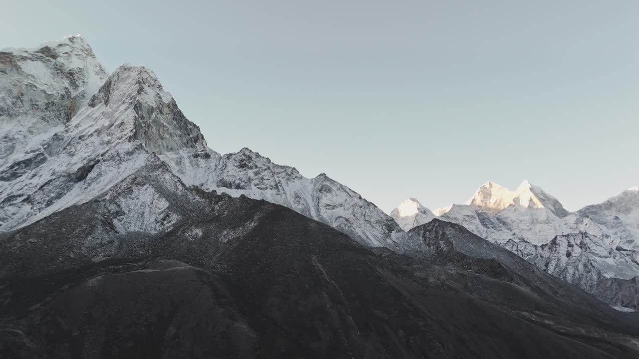 Everest Base Camp Trekking to Nepal EBC 5364 meters