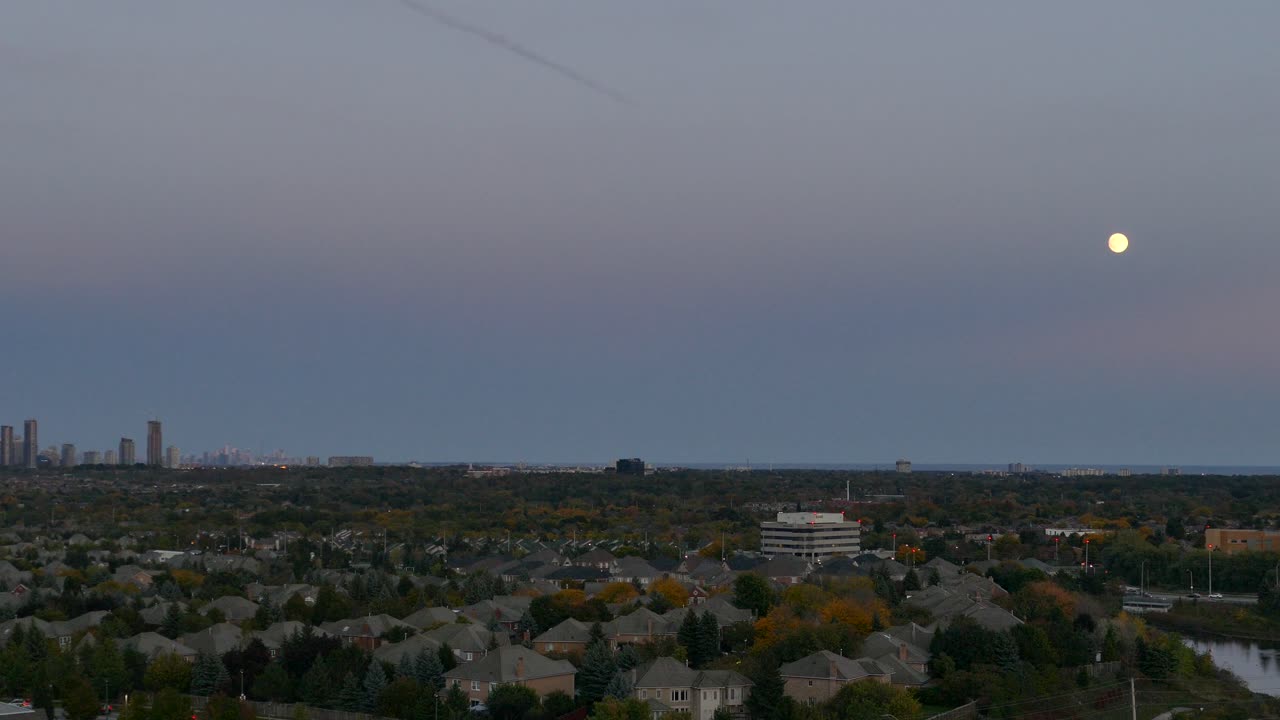 mississauga 및 교외 지역의 이른 아침 시간 경과