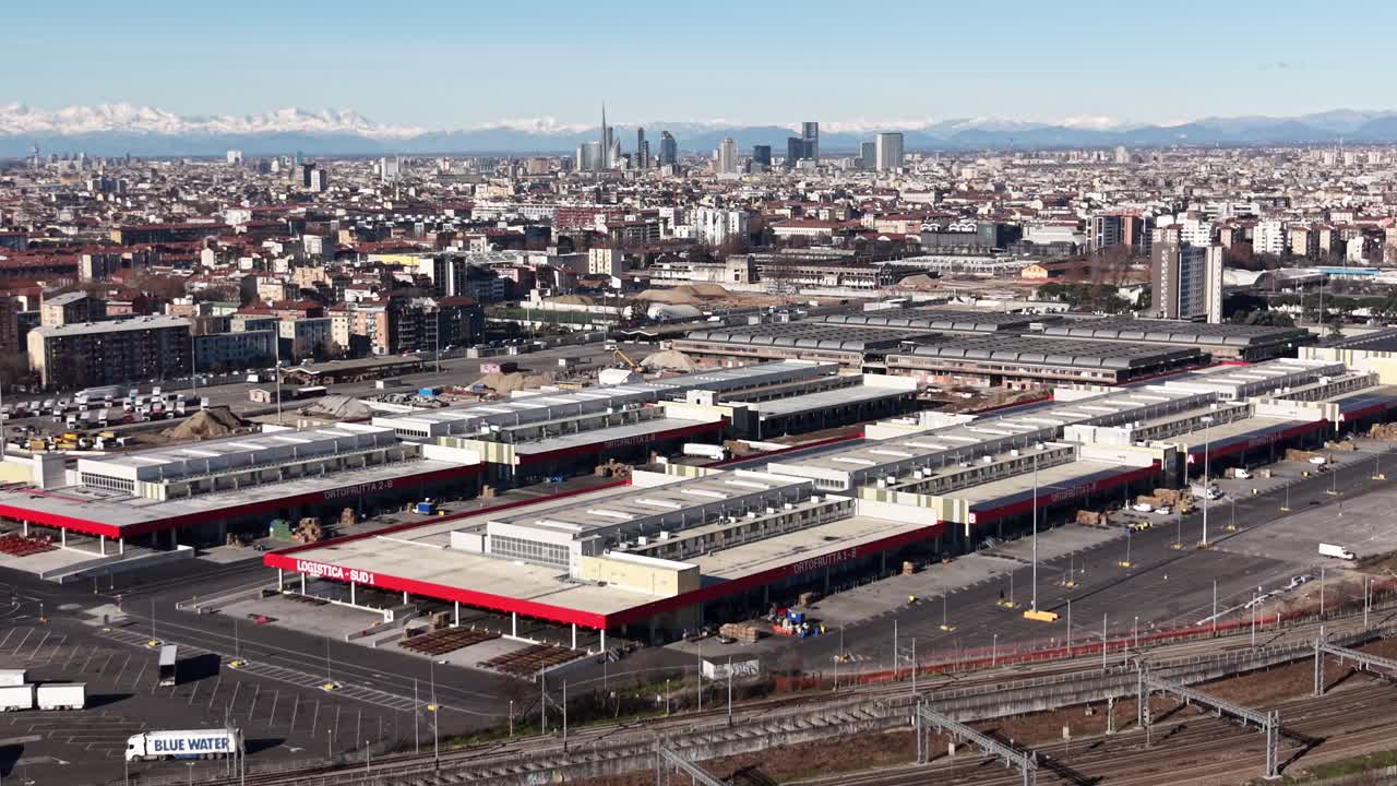 Europæisk fødevarelogistikkompleks, luftfoto fra drone, bybillede