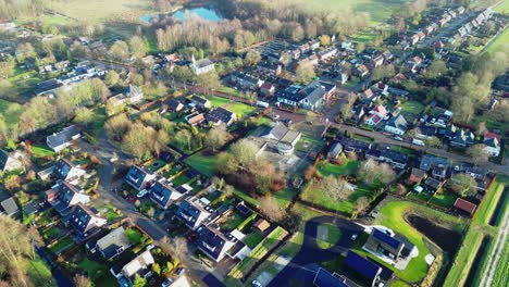 Vista-Desde-Arriba-De-Un-Pueblo-Llamado-Westerbroek-En-Groningen,-Países-Bajos