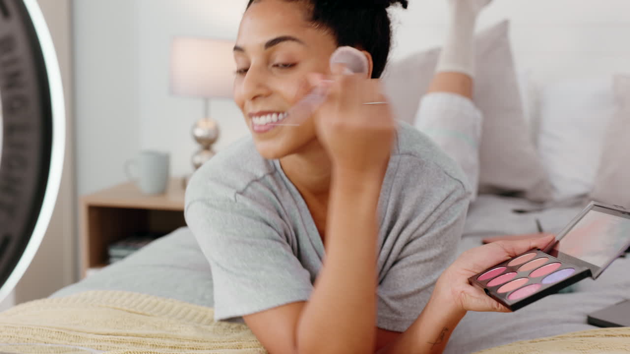 maquillaje, influencer de belleza o mujer negra