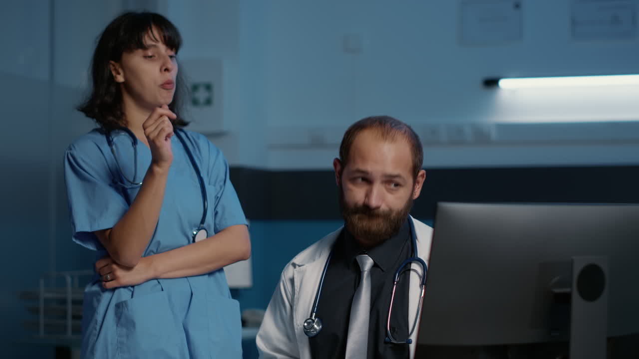 Medici e infermieri in ospedale