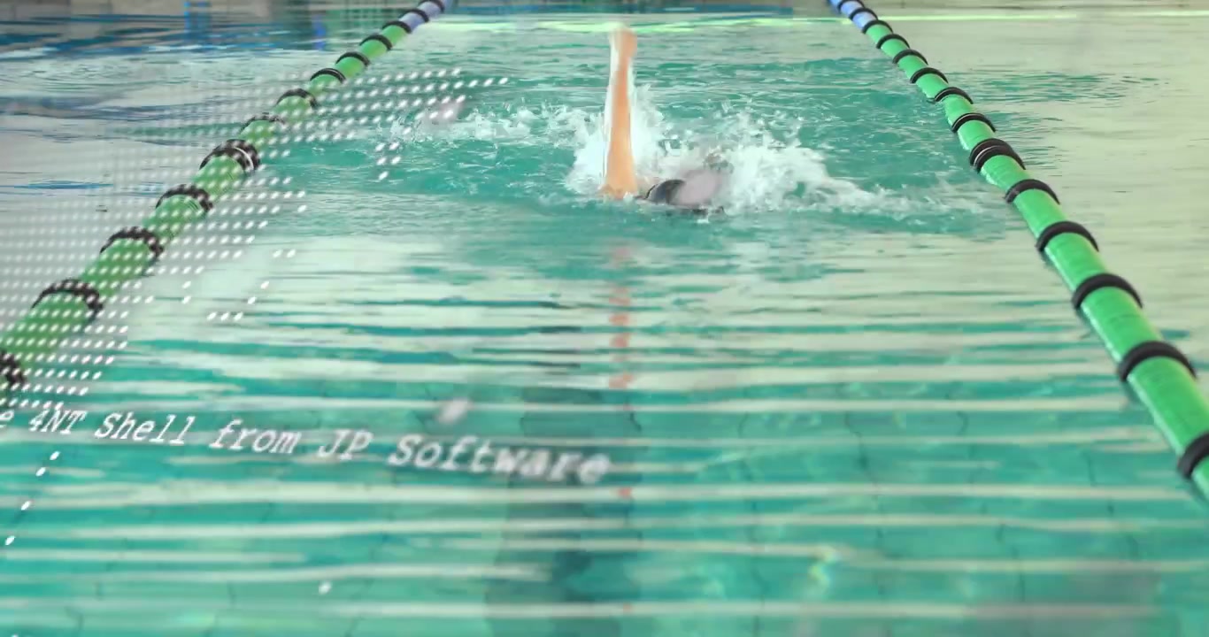 Ein Schwimmer stößt sich von der Wand ab, beginnt eine Freistilbahn, mit synchronisiertem Technologie-Code-Overlay und gepunkteter Karte.
