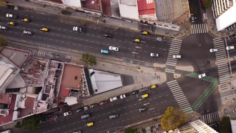 Time-lapse-shot-of-traffic-on-Cordoba-Avenue-fork-in-Buenos-Aires-city-during-rush-hour-time