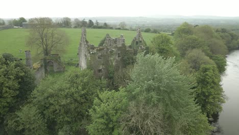 Dromaneen-Castle-Und-Black-Water-River-In-Der-Grafschaft-Cork,-Irland