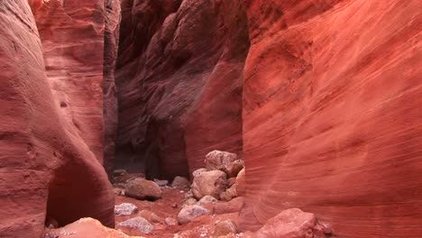 Pandown-Of-A-Weathered-Gully-In-The-Buckskin-Gulch-Paria-Canyonvermilion-Cliffs-Wilderness-Area-In-Utah