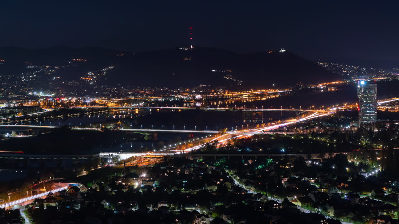 비엔나 스카이라인:  ⁇ 은 가을 밤
