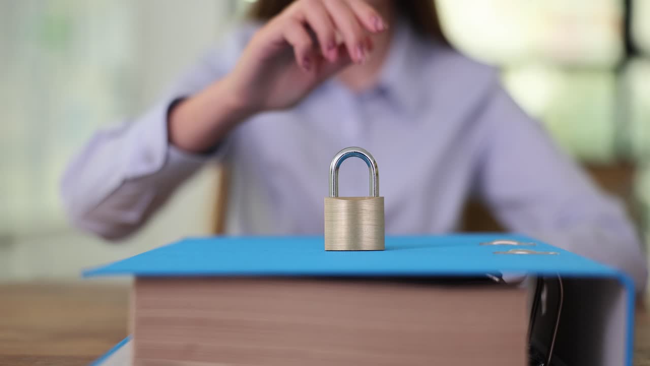 Protecting Documents with a Padlock