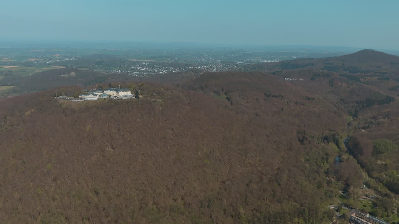 본 근처의 피터스버그 드론 샷 - königswinter 4k 25fps