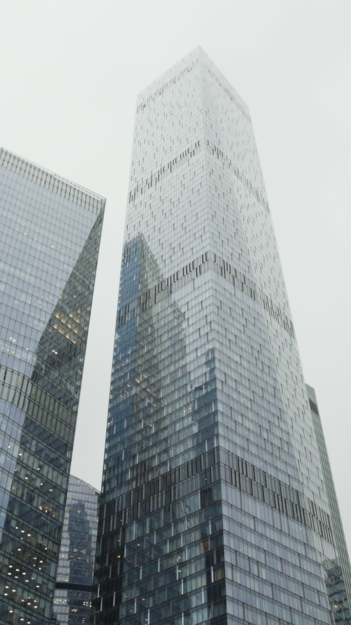 rascacielos modernos en una ciudad