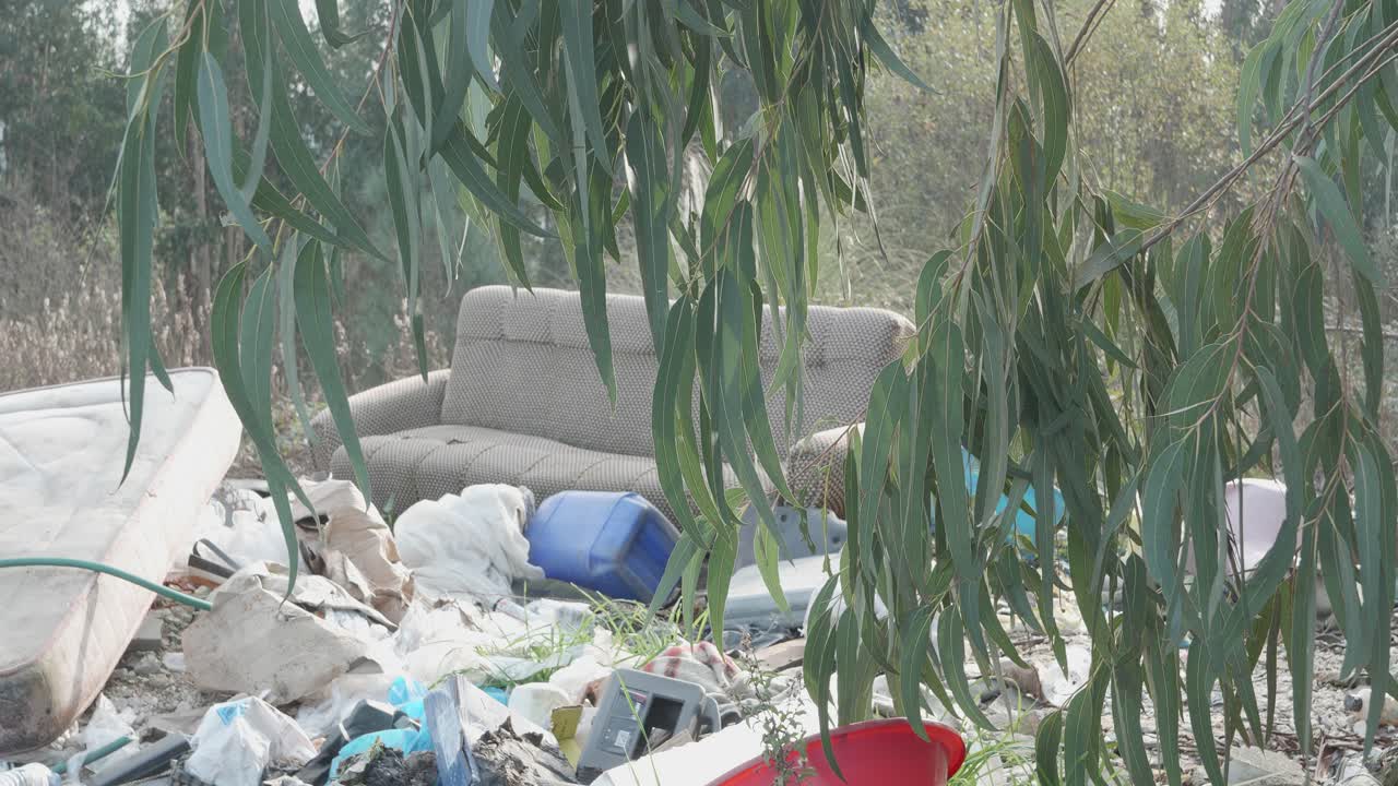 쓰레기로 오염된 환경