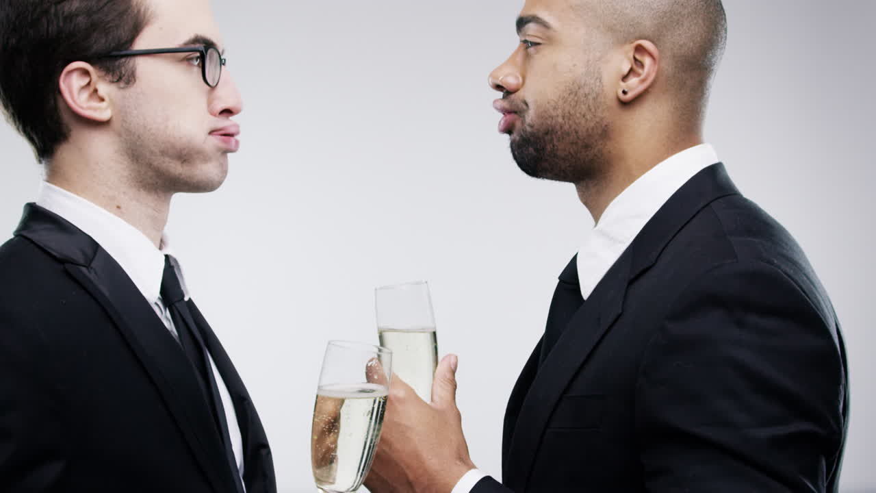 sólo dos tipos haciendo tonterías.