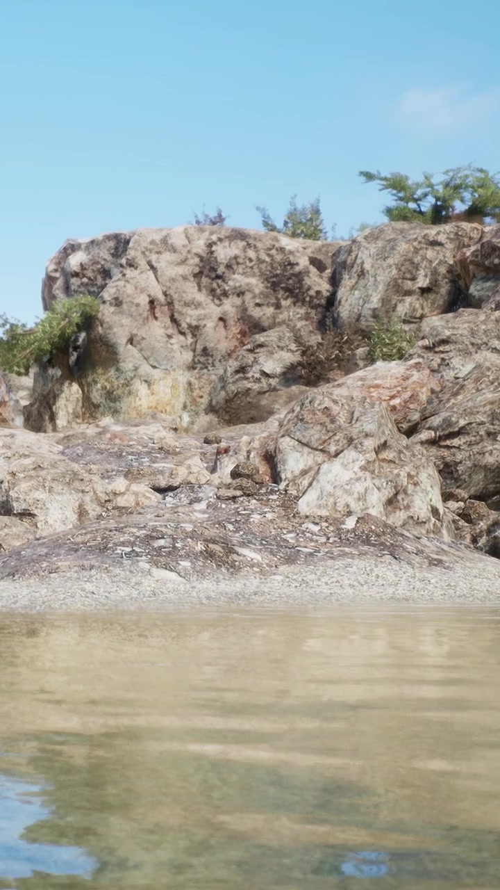 Esplorazione di una costa rocciosa vicino all'acqua in una giornata di sole nella natura.