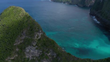 4k nusa penida island off the coat of bali kelingking beach