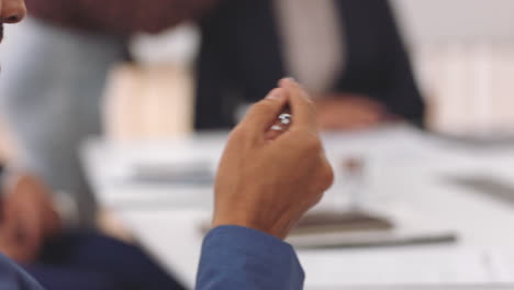 Stift,-Hand-Und-Stress-Im-Geschäftstreffen