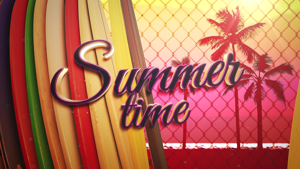 일몰에 야자수와 서핑 보드가 있는 해변의 여름 시간