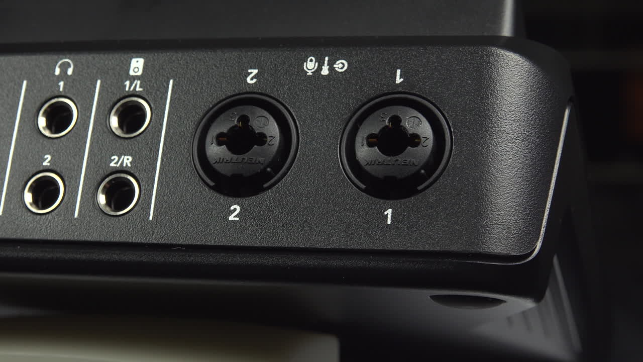 R&oslash;deCaster Duo Audio Equipement in detail