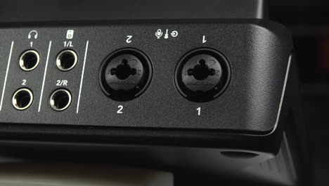 rødecaster duo audio equipement in detail