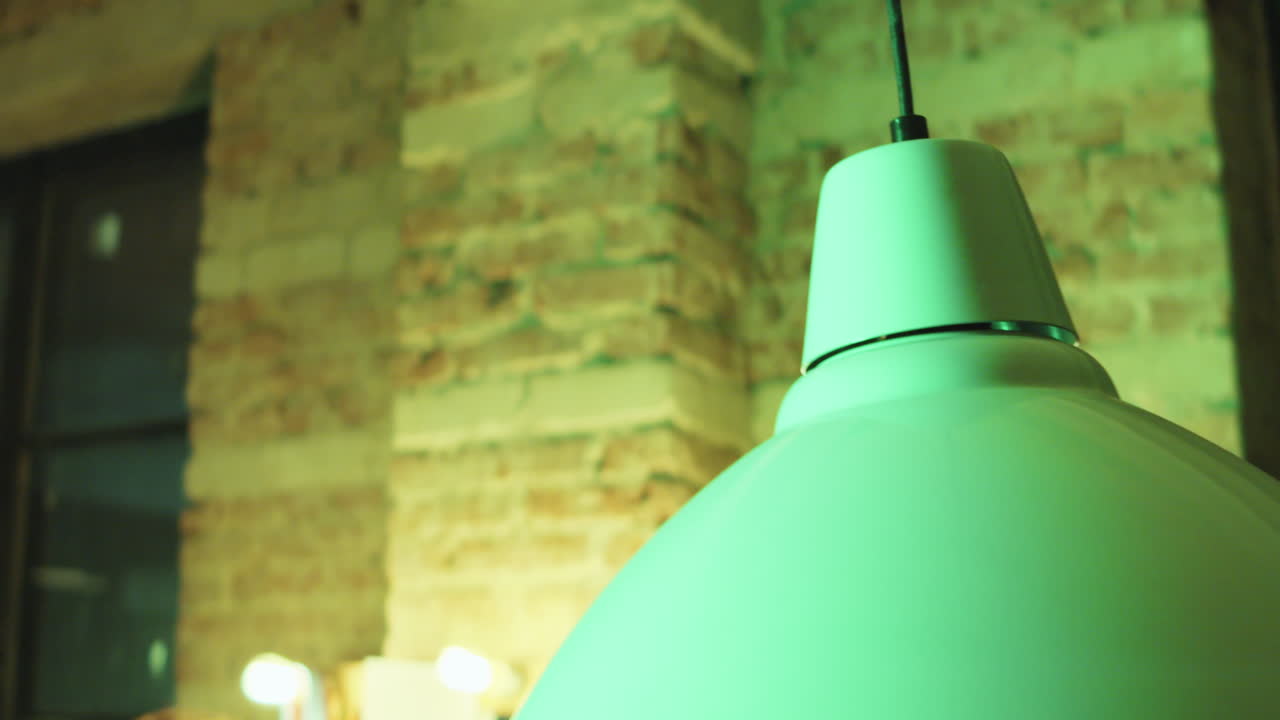 머리에 는 램프를 들고 춤추는 조롱거리