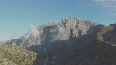 Psari-mountain-peak-in-Greece