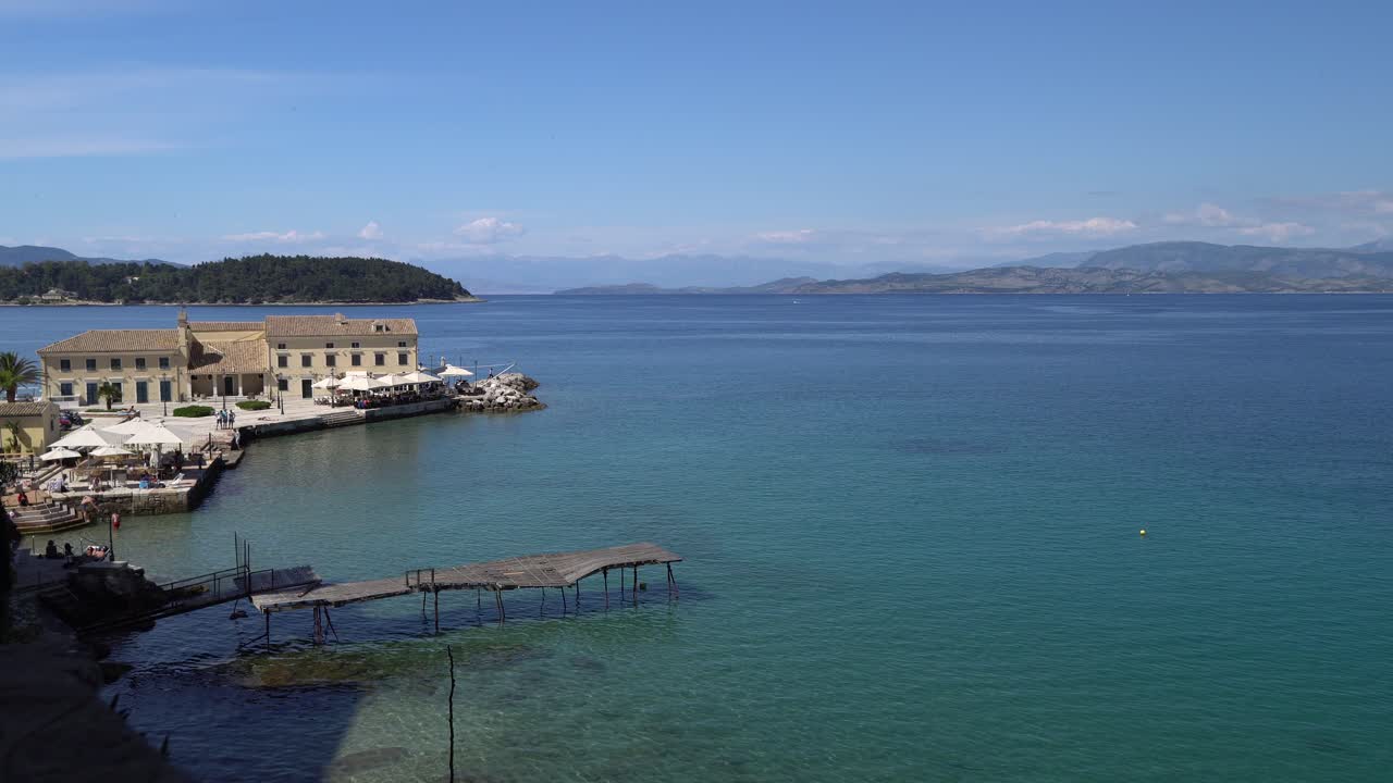 그림 같은 팔리라키, 케르키라 마을, 코르푸에서 일광욕과 식사