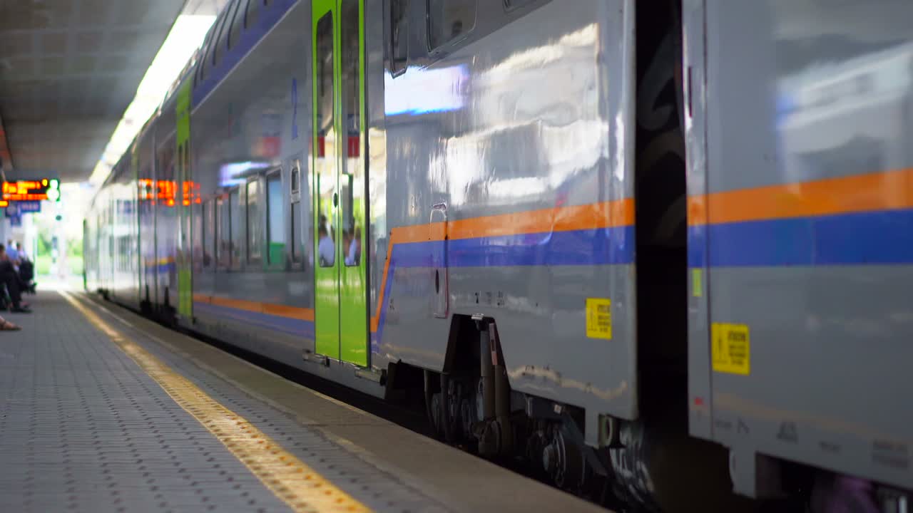 기차역: 기차는 기차역에서 출발합니다. 이탈리아 로마