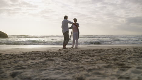 Los-Días-De-Verano-Son-Para-Bailar-En-La-Playa.