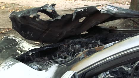 el coche despues del incendio