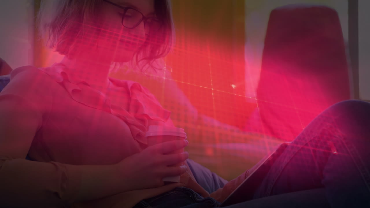 태블릿을 사용하는 여성에 대한 생명선의 애니메이션