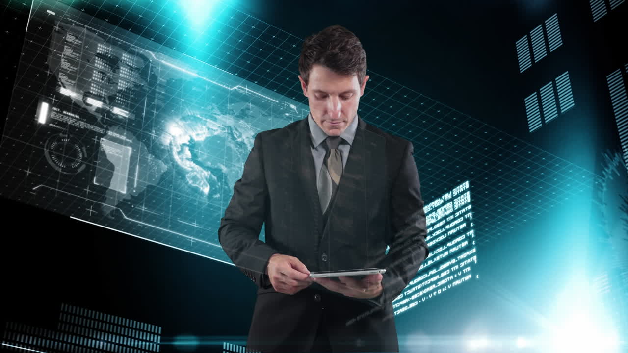 animación de un hombre de negocios caucásico usando una tableta sobre procesamiento de datos en fondo negro.