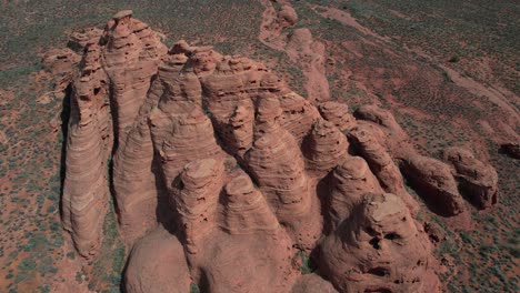 iglesia rocas formaciones de arenisca roja cerca de huracán, utah, ee.uu.