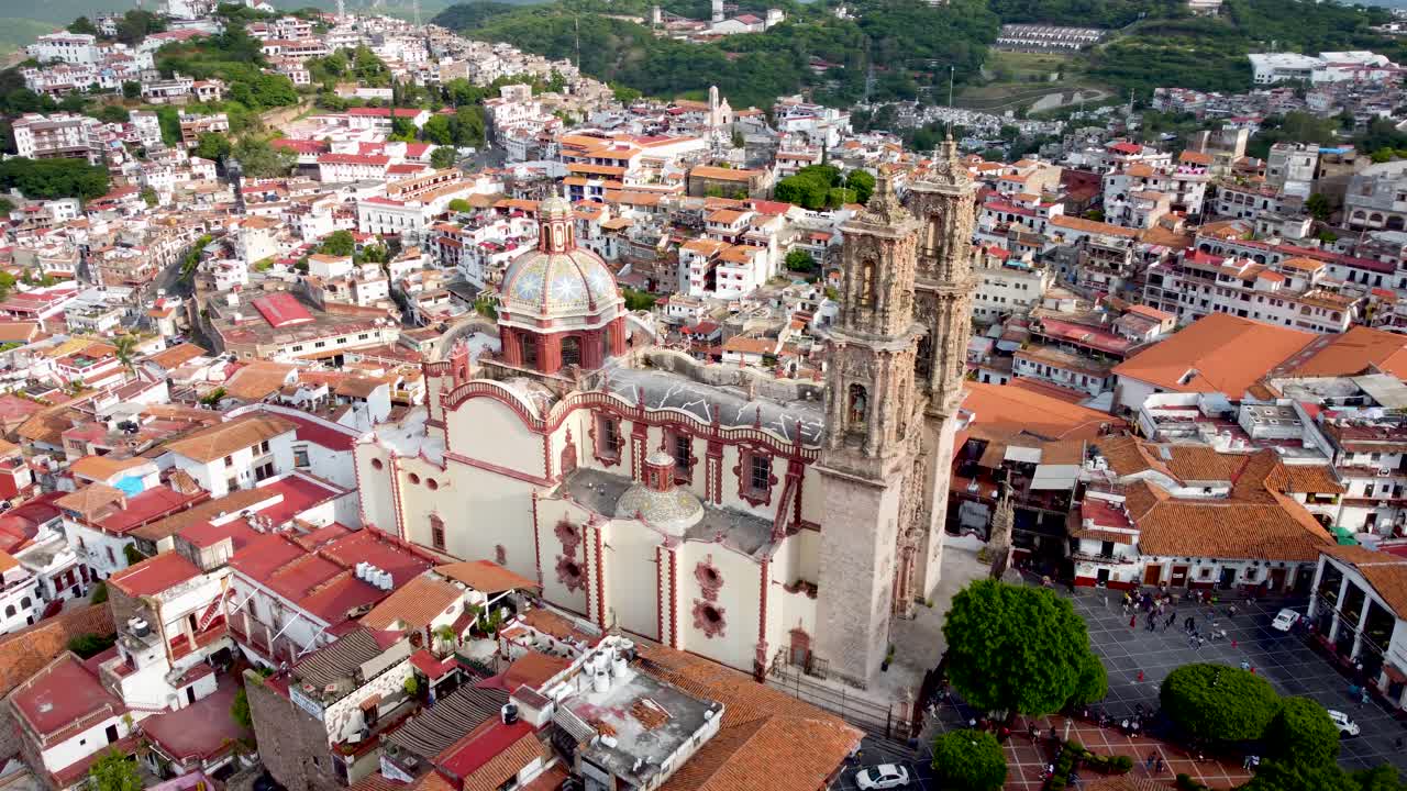 Taxco é uma cidade no estado de Guerrero, famosa por sua arquitetura colonial espanhola