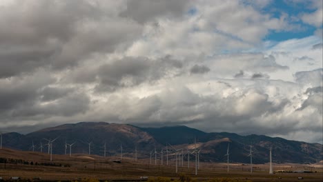 Landscape-Time-Lapse-of-storm-clouds-in-Tehachapi-California