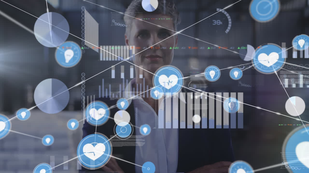 animación de la red de conexiones sobre trabajadora de almacén caucásica