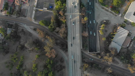 Luftaufnahme-Der-Autobahn-Von-Oben-Nach-Unten