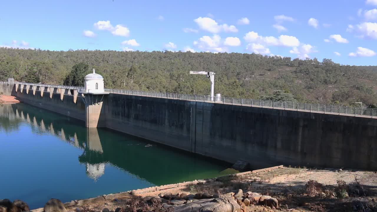 mundaring weir, perth hills - vista desde el mirador del lago o connor