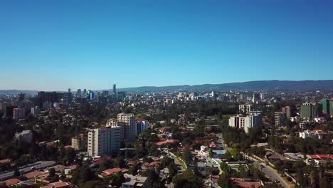 hermoso paisaje urbano africano de addis abeba