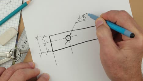 dimensiones en un boceto de un detalle rectangular