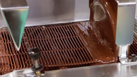 producción de productos de chocolate, máquina para mezclar chocolate.