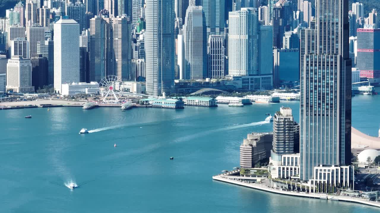 4k tele zoom vista del distrito central de hong kong - ángulo de vista aérea de panorámica lenta desde el cielo.