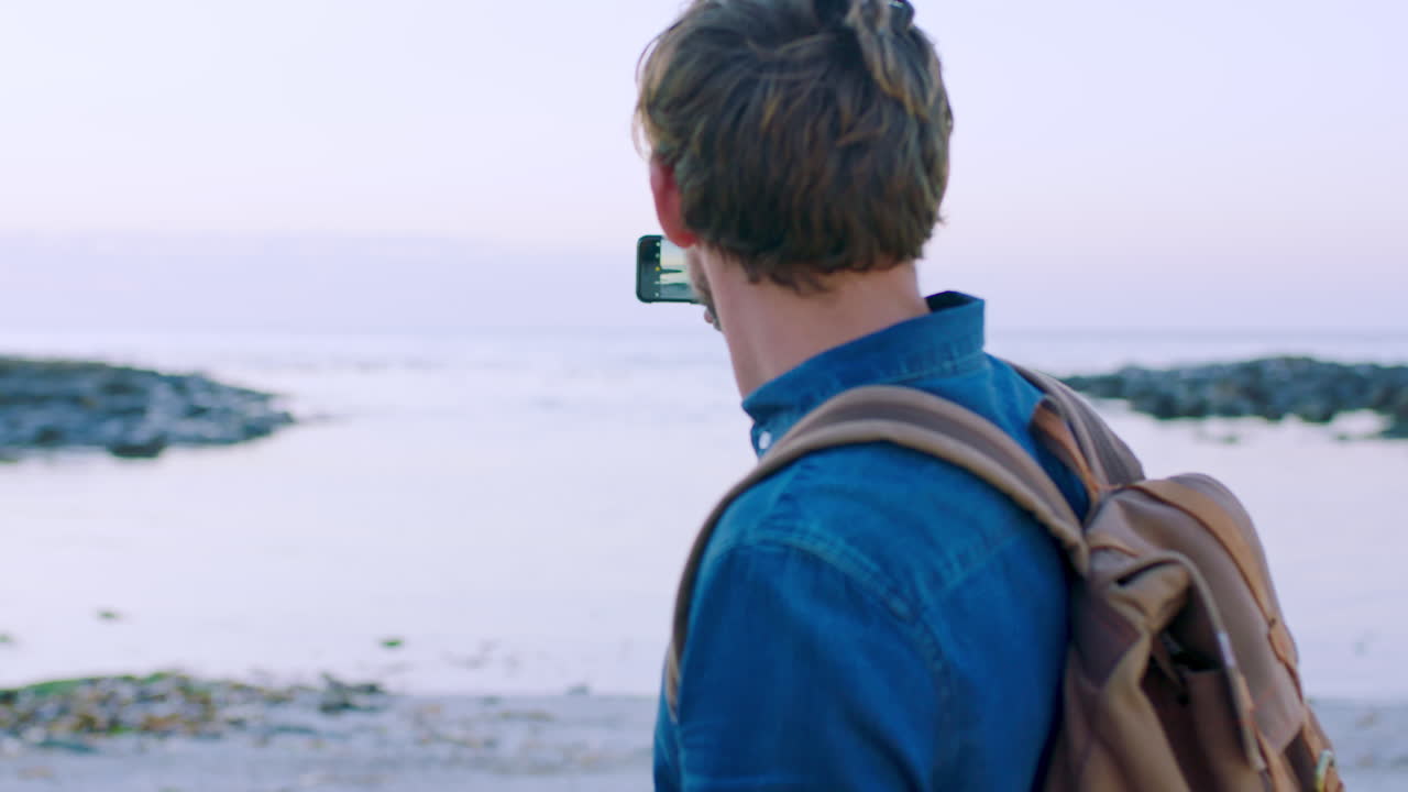 남자, 여행과 해변에서 사진을 찍기 위해 전화