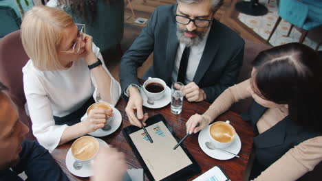 reunión de negocios en un café