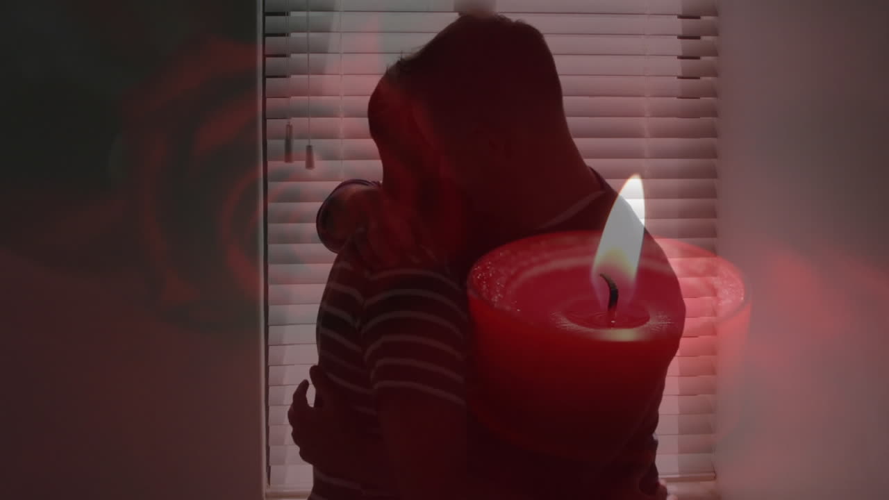 다양한 남성 커플이 포옹하는 장미와  ⁇ 불의 애니메이션