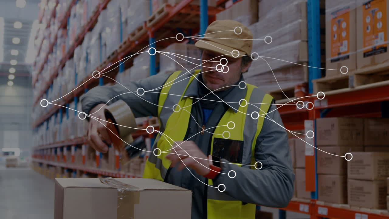 animación de la red de conexiones sobre un trabajador caucásico en un almacén