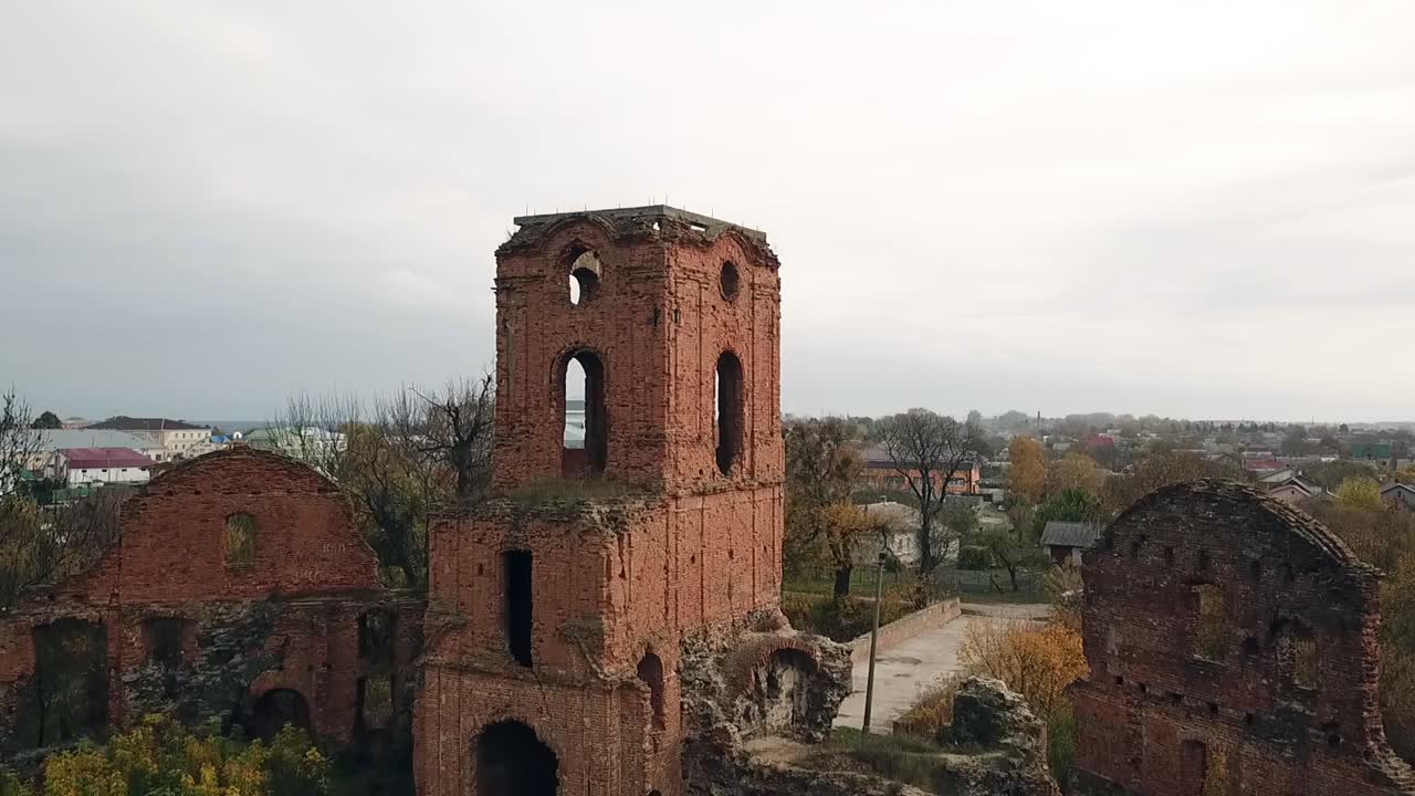 vista de drones de ruinas en ucrania
