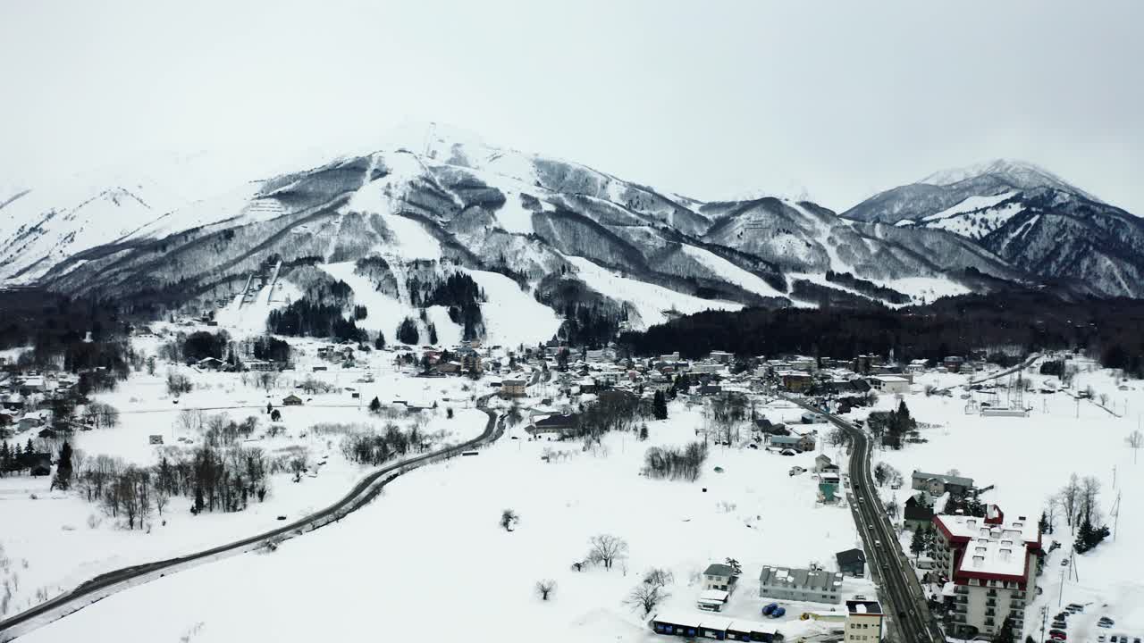 vista aérea de la nieve en hakuba
